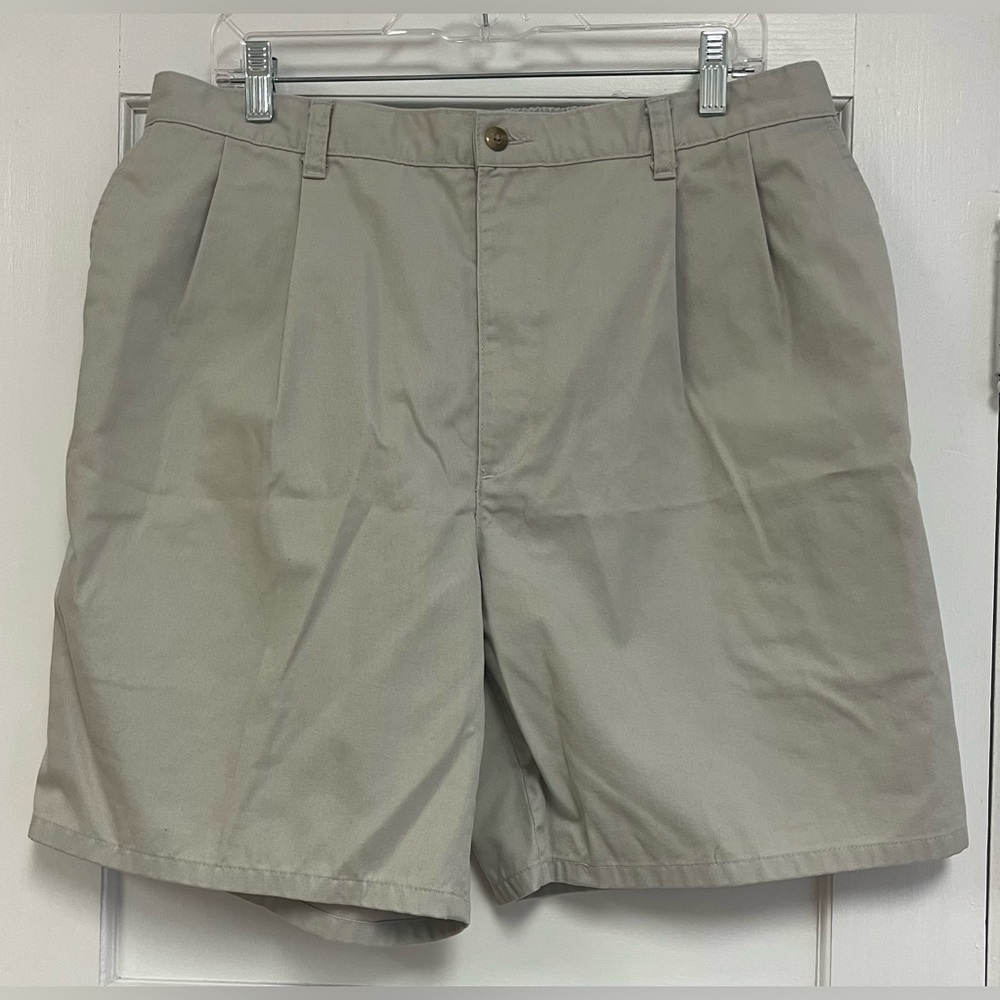 Men's Windridge Khakis Shorts Beige SZ 40 Natural Pockets Elastic Waist
